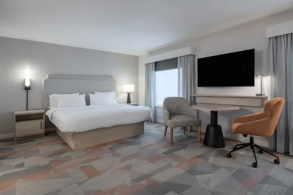 hampton-inn-moncton_Guestroom_King Studio _1