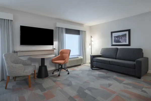 hampton-inn-moncton_Guestroom_King Studio _4